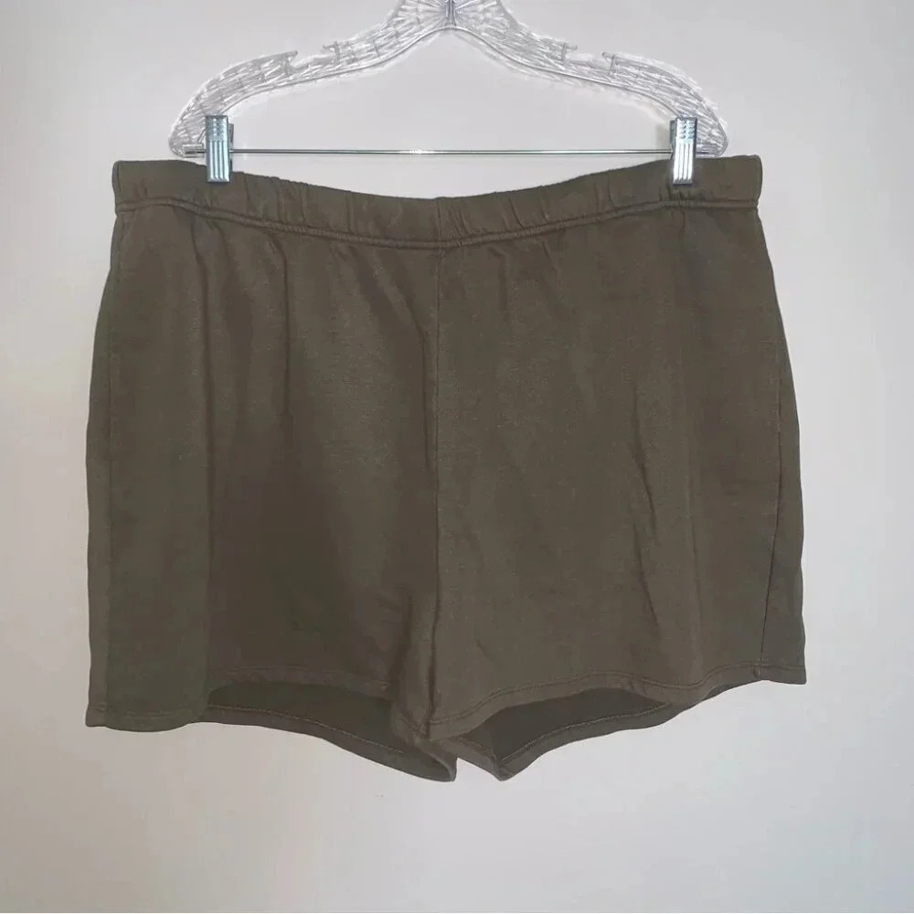 Good American Green Lounge Shorts 7 (Size 4XL)